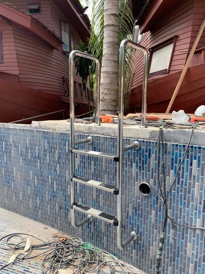 บันไดลงสระ สแตนเลส
